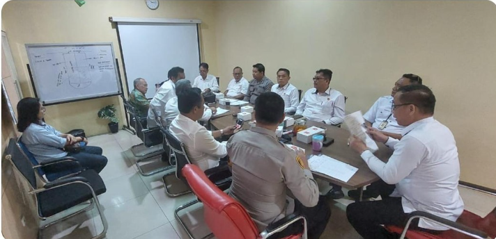 PoldaPosko70843's tweet photo. pelaksanaan anev dan gelar perkara dit resnarkoba polda sumsel #kriminal #poldasumsel #narkoba #keadilan https://t.co/0EWShM9wx9