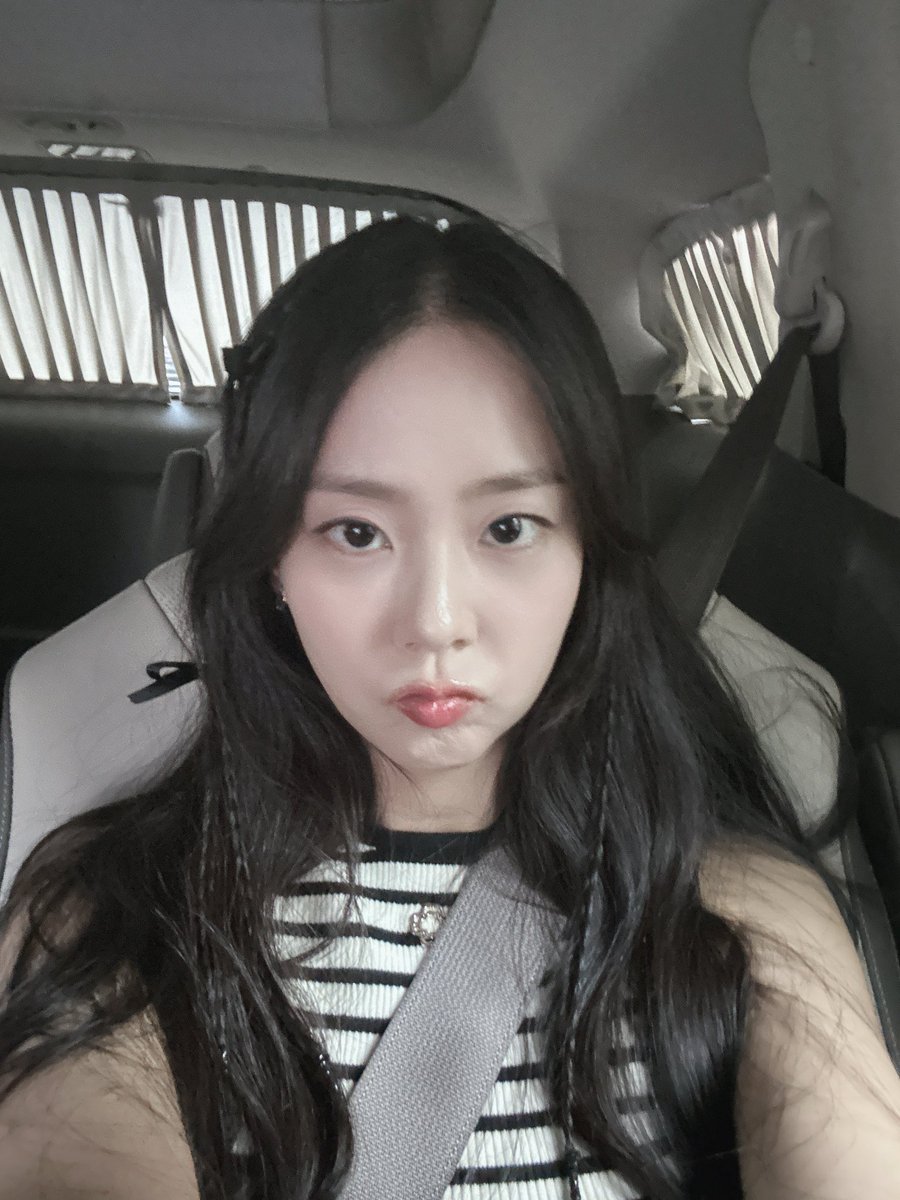 fateflysy's tweet photo. 뾰로롱 리본달고- https://t.co/ML1d9vVBSi