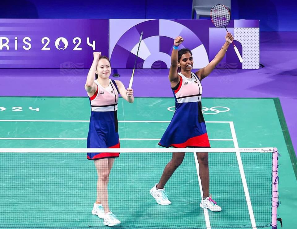 olympicmas's tweet photo. World No 12, Pearly Tan/ Thinaah Muralitharan created history by becoming the first Women’s Doubles pair from Malaysia to advance to the semifinals of the Olympics after a stunning victory over South Korea’s Kim So Yeong/Kong Hee Yong. The Malaysian duo triumphed with an impressive score of 21-12, 21-13 against the World No 10 pair in 42 minutes.

#OlympicMAS
#Paris2024
