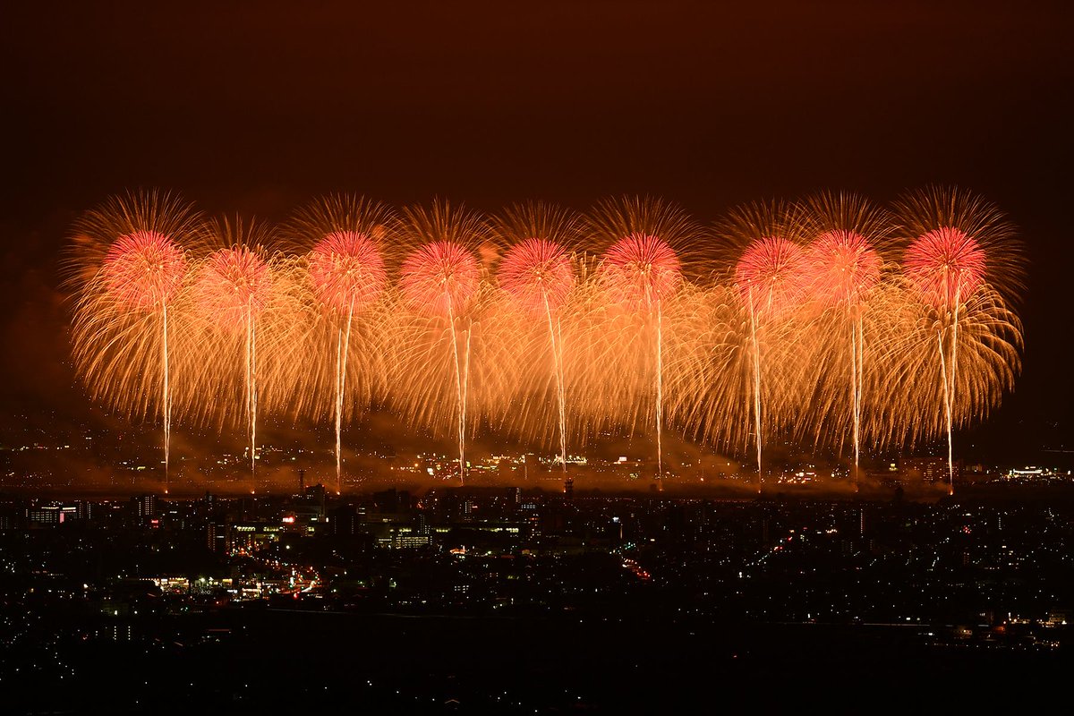 明日から私の地元、新潟県長岡市で大花火大会があるので、2016年に八方