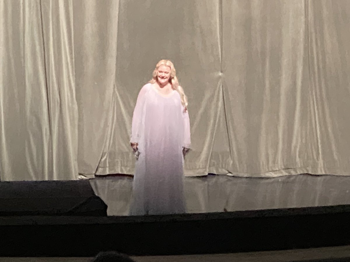 WandererSite's tweet photo. Siegfried a @WagnerFestival : MeS act1 et 2 passe. Pas le 3 ennuyeux et ridicule. #SimoneYoung remarquable!! Vogt sans les moyens de Siegfried est exceptionnel. Foster en difficulté et Konieczny tjrs problématique. Triomphe en salle. https://t.co/NJBcYojNBY