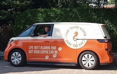 PatrickvanderH's tweet photo. Bedankt Café del Mar voor de leuke zomerklus! In  vakantietijd mocht ik de h'eerlijke koffies leveren bij de klanten. Genoten heb ik van de blije gezichten wanneer zij de  koffie in ontvangst namen. Ik ben weer #beschikbaar op 2 September. #available https://t.co/cHzc3149cq https://t.co/P6z0DryV17