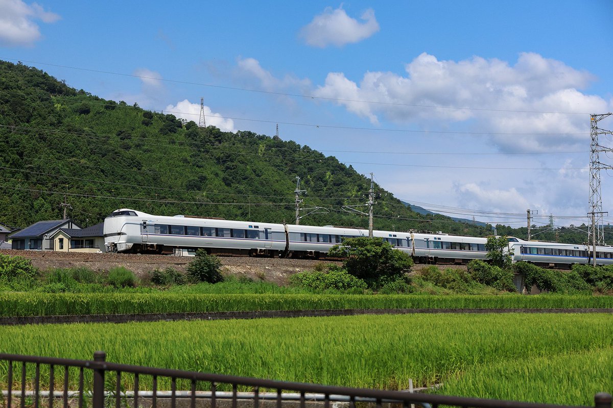湖西線レール 330px-225-I9.jpg