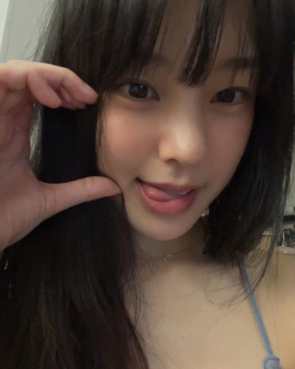 Kaengmeen's tweet photo. Happy Girlfriend’s Day to my beloved Noze, my baby, my sweetheart. You make every day brighter with your love. 💖 @nowzeez https://t.co/iwK6lqq1fd