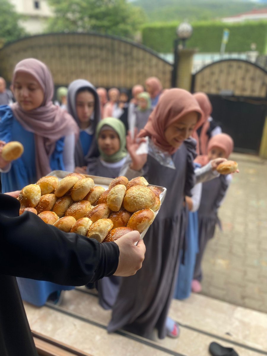 Akyazı Pazarköy’de çocuklarımıza yönelik yapılan DİN HİZMETLERİ kurslarımız ziyaret edilerek pastacılık kursiyerimizin hazırlamış olduğu ürünler ikram edildi. 👏 🤲🏻 
<a href="/mebhbogm/">MEB Hayat Boyu Öğrenme Genel Müdürlüğü</a> 
<a href="/sakaryamem/">Sakarya İl Millî Eğitim Müdürlüğü</a> 
<a href="/akyazimem/">Akyazı İlçe Millî Eğitim Müdürlüğü</a> 
<a href="/Hasan_Can_54/">Hasan CAN</a> 
<a href="/alisalihakyuz/">ali salih akyüz</a>