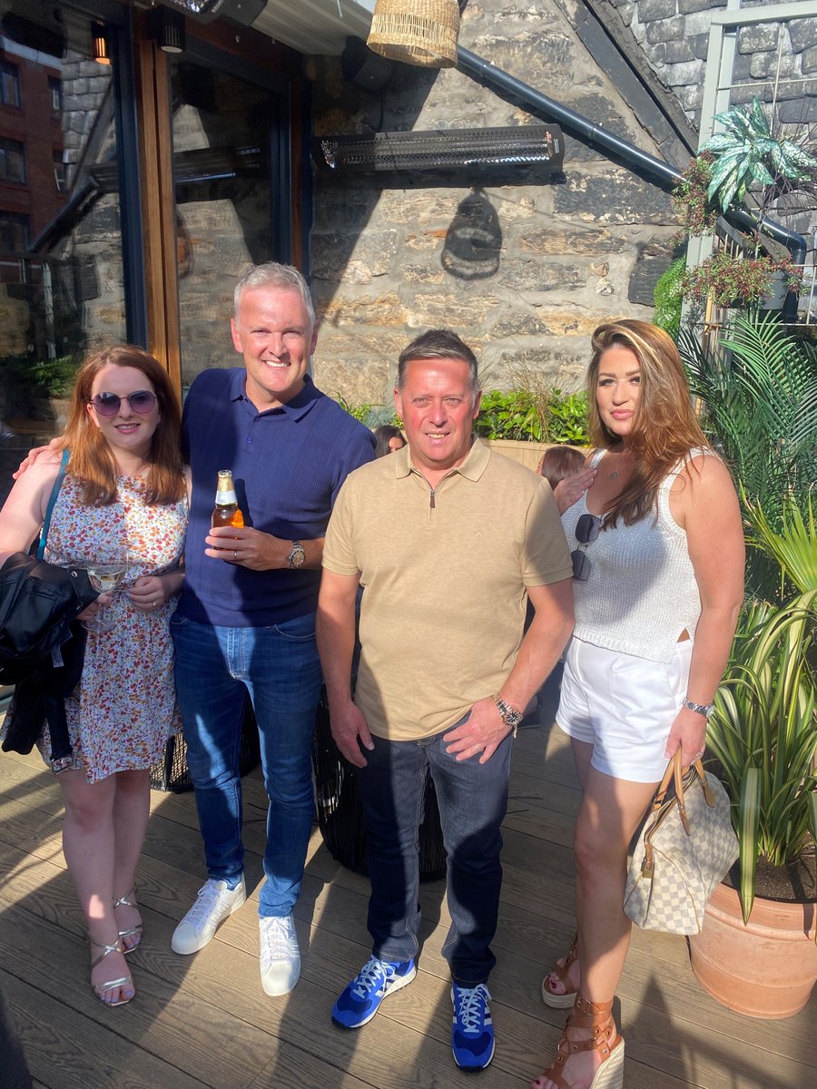 la_recruitment's tweet photo. The LA team and @FPSrecruitment celebrated the end of the financial year last Friday 🥂. We enjoyed a lovely day in sunny Glasgow and hope everyone had a great time! 🎉

#LARecritment #Celebrations #OutofOffice #office #worknightout #Glasgow #YearEnd2024 https://t.co/7CRQl45GlZ