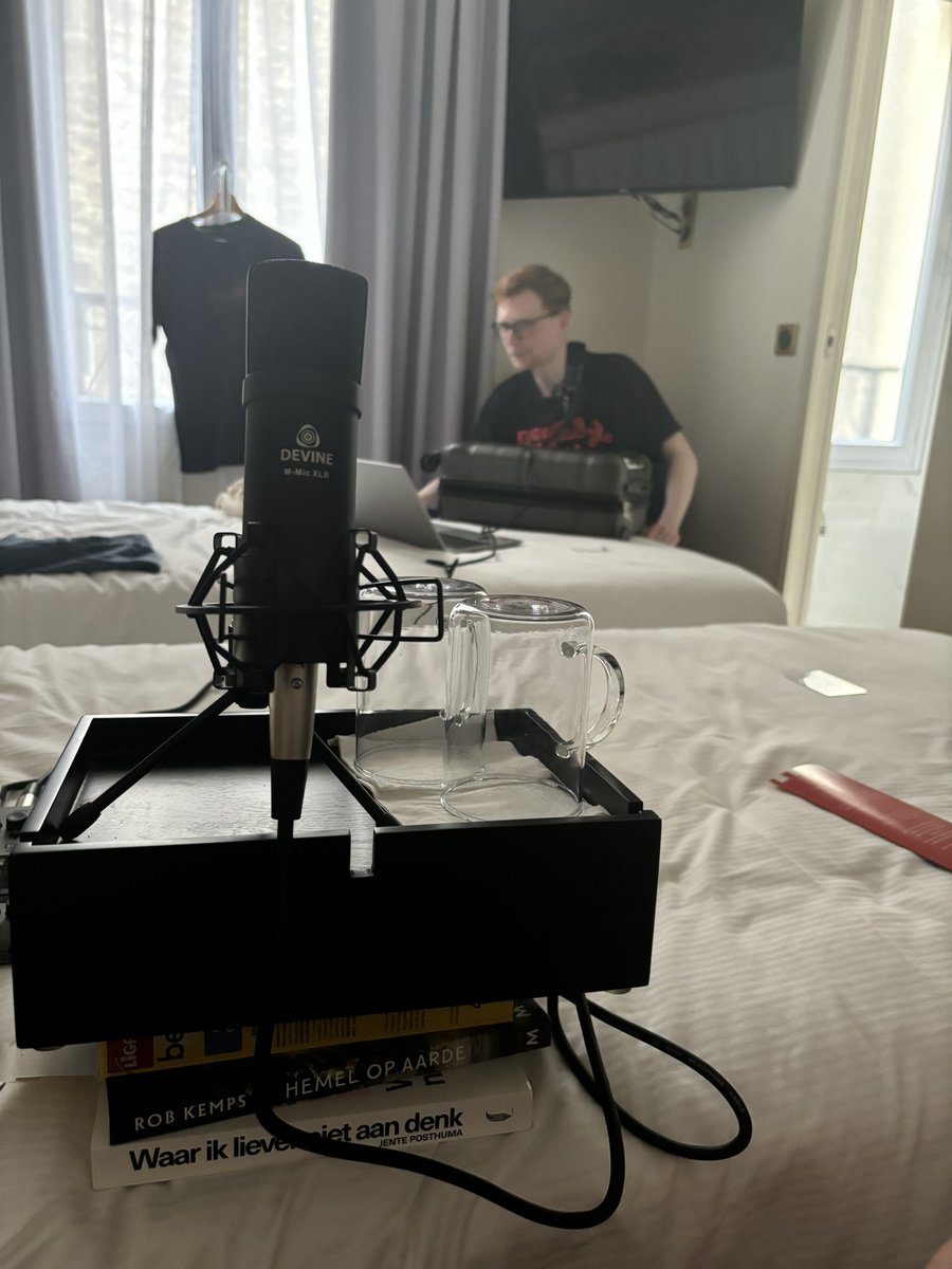 Televisië tweet media