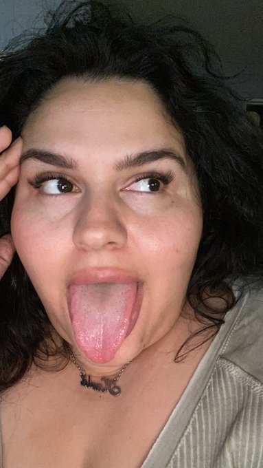 Did you know I can touch my nose with my tongue? 👅 https://t.co/msHHSe8UdG<a href="/tag/mvsales"class="tags"><span>#mvsales</span></a>