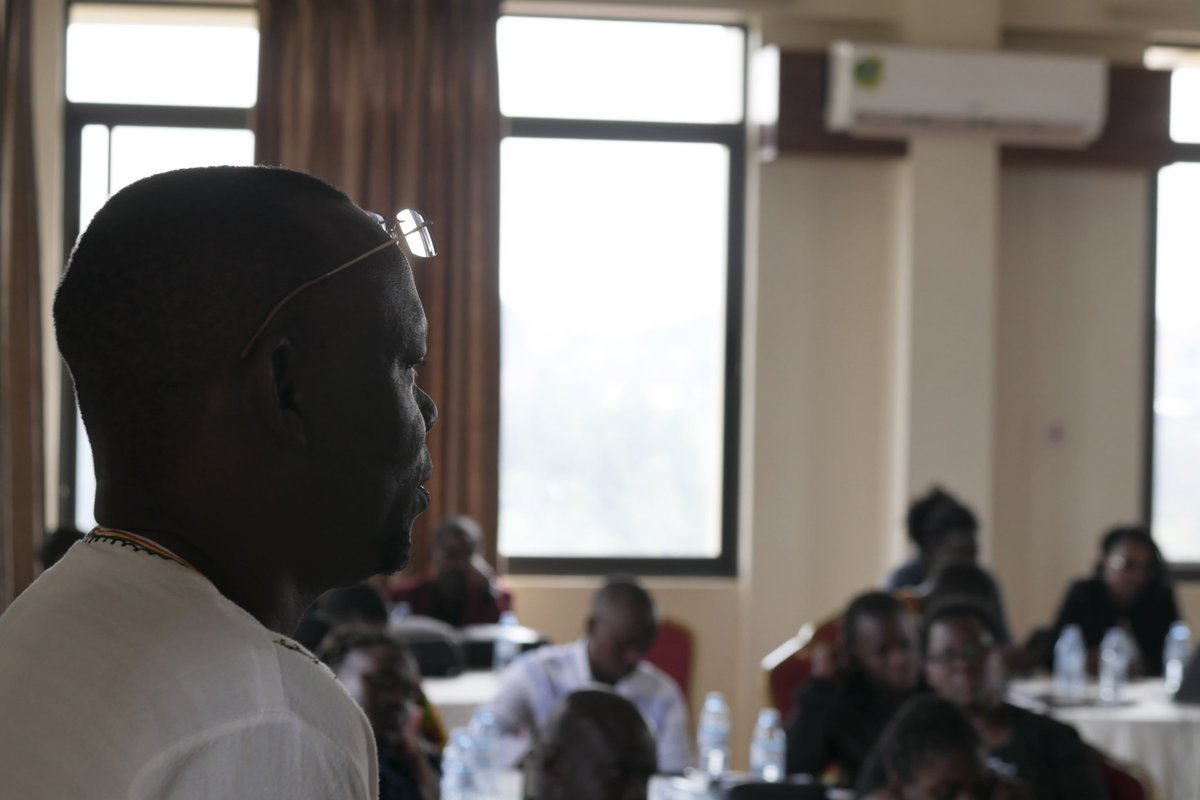 farmradioug's tweet photo. FRI Uganda’s Ecaat Stephen kicks things off at a platform project design workshop with broadcasters of 12 radio stations from across different parts of the country.

Participants discuss target crops, extension services &amp; gender inclusion.

#RegenerativeAgriculture #GreenLeaf https://t.co/cdMdli2SFw