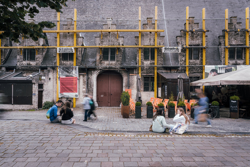Komende maandag start de restauratie van het Groot Vleeshuis. De werken zullen twee jaar duren. Lees meer:  stad.gent/nl/binnenstad/…