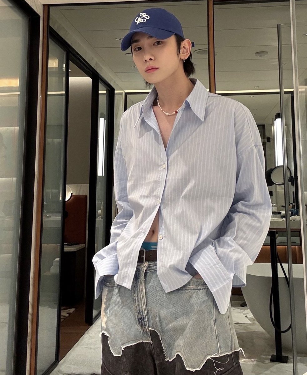 HanNaCLK's tweet photo. When will taekey leave me alone in peace 🫠 https://t.co/gVeMFU4R0p
