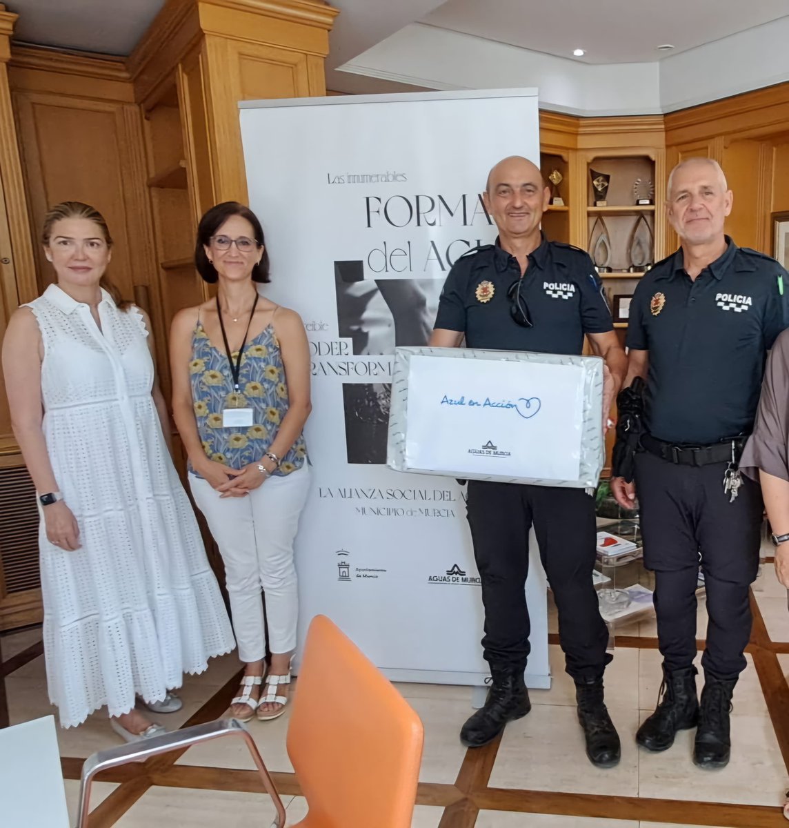 Aguas de Murcia (@emuasa_clientes) on Twitter photo Nos unimos a <a href="/AzulenAccion/">Azul en Acción</a> en el proyecto "El Milagro de Ver".
Con gran ilusión, donamos más de 170 gafas que llegarán a Senegal en agosto. 👓✈️
Juntos, marcamos la diferencia. 🌍
#AccionSocial #ColaboracionSolidaria Nos unimos a <a href="/AzulenAccion/">Azul en Acción</a> en el proyecto "El Milagro de Ver".
Con gran ilusión, donamos más de 170 gafas que llegarán a Senegal en agosto. 👓✈️
Juntos, marcamos la diferencia. 🌍
#AccionSocial #ColaboracionSolidaria