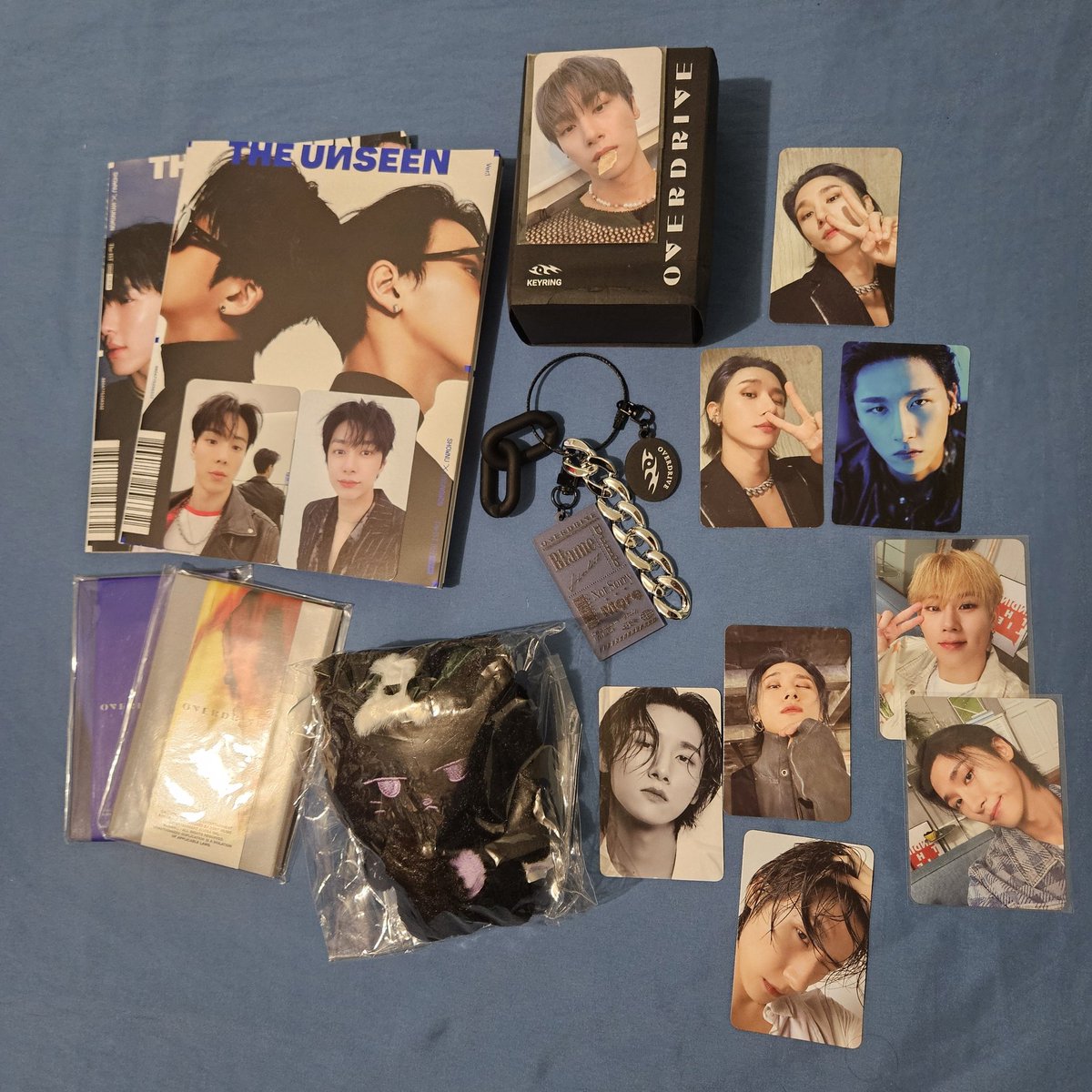 minkyuncart's tweet photo. 〘 #mkc_mails 〙
↬ Monsta X - Sealed Albums, Photocards, Nyangkyun Mini Doll and V3 Lightstick
↬ @__cHSK & @yzamxmb
↬ Hello po! I finally got my orders after a year, as well as my lightstick prize from a year ago 🥲💙 Thank you so much po talaga for being patient with me, https://t.co/6Pj2MTZvW9