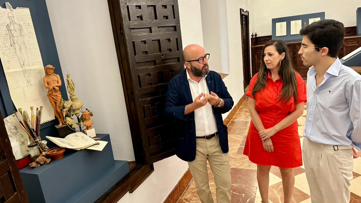 🗿 Ángel Sarmiento, protagonista de la última propuesta expositiva de 'Espacio Sacristía'

'Cordero de Dios. Antes de la madera' podrá visitarse hasta el 31 #octubre

Bocetos y detalles del autor que muestran el trabajo previo a la ejecución de una obra

#Antequera es #MásCiudad