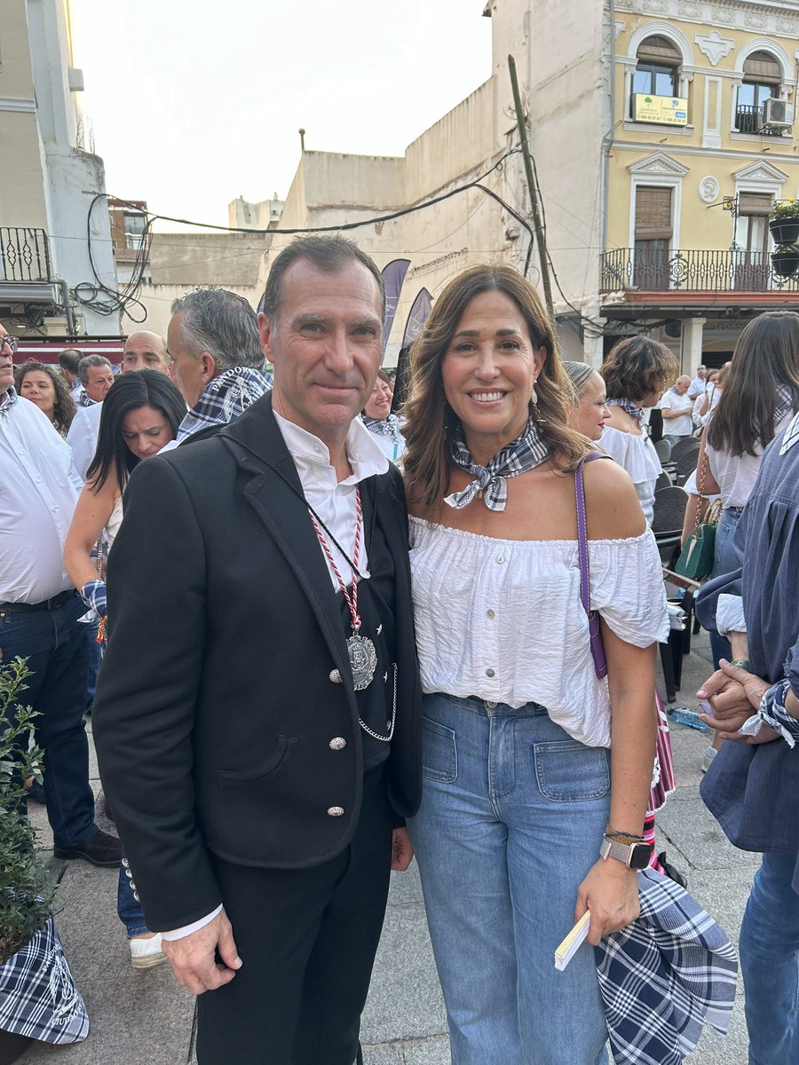 rosaromerocr's tweet photo. Preciosa noche de #Pandorga en Ciudad Real! 
Un año más he tenido el honor de participar en la ofrenda a nuestra Patrona la Virgen Del Prado. 
Enhorabuena al Pandorgo y Dulcinea, magníficos valedores para  que nuestra cultura y tradiciones siga viva. https://t.co/UFVF8Uf9HB