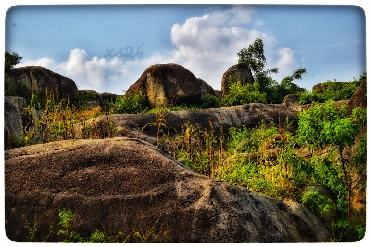 RedefiningTro's tweet photo. These beauties sit quietly like the treasured princess in those fairy tales but this no fairy tale,it is but a marvel waiting to be discovered by your dear charming traveler
π: Morkiswa
πΈ: @xander_ochieng
#TororoToTheWorld
#ExploreUganda https://t.co/CzHrNnpDhl