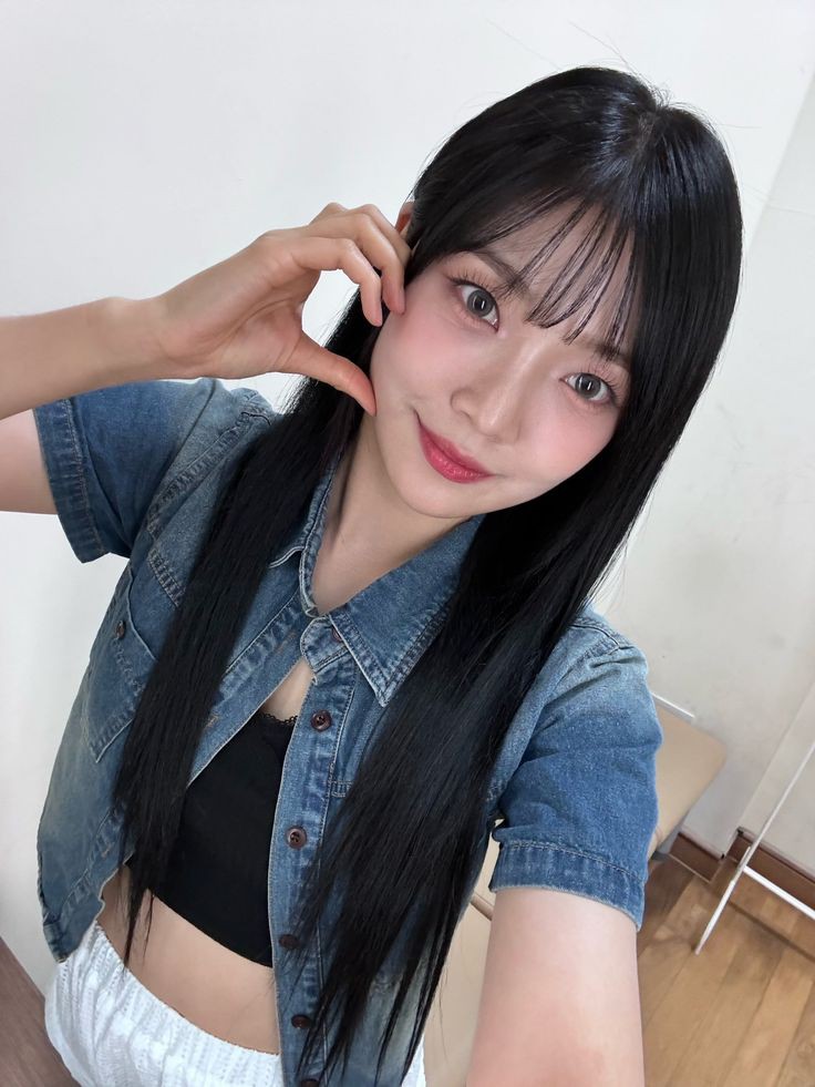 ㅤ   

                           ᗢ NAO's UPDATE

      Girly finally showed up in company/j

                              #phoenixdaily 

ㅤ