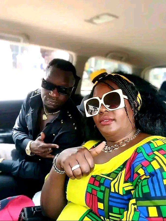 MonepacoJ56636's tweet photo. Power of Music in Northern Uganda 🇺🇬 Son and Mother Mr. Lover, Lover @Patoloverboy24 and Jenneth Prischa Music in Selfie 🤳 Moment.
#dwoggangconcert JUDAH RAP Knowledge da Akbar in December.
#JerryPromotions #monepacojerry #soulsofafrika https://t.co/yW3O79qkBz