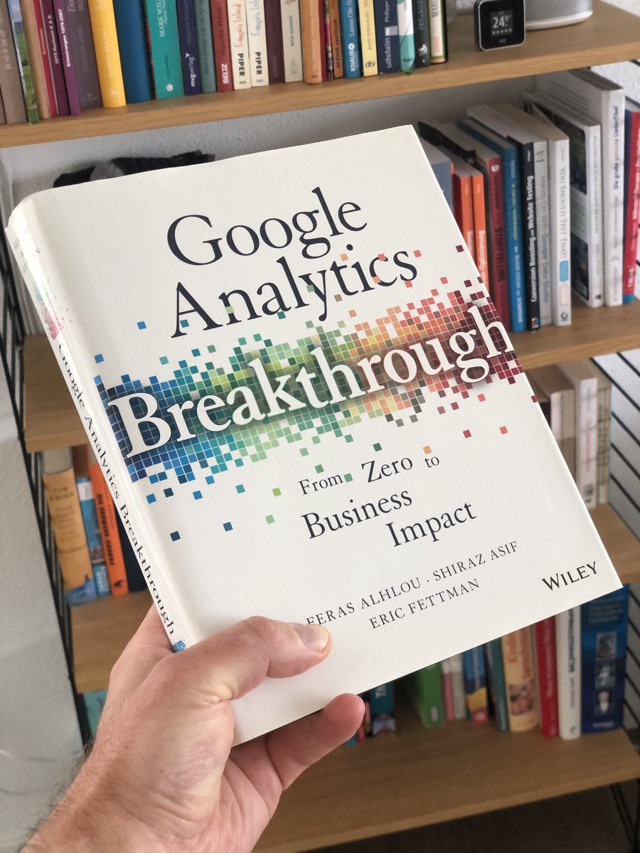 I just came across this book while preparing for my move. It helped me a lot to understand Universal Analytics! Time to say goodbye and ready for recycling in 3, 2...1 #measure