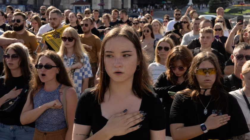 Die Ukrainer müssen sich endlich effektiv verteidigen dürfen.
Noch immer darf Kyjiw westliche Waffen nicht gegen militärische Ziele in Russland einsetzen. Das Verbot ist nicht nur naiv, sondern auch zynisch.
Kommentar von Nicolas Freund
Das sind die Menschen, die der Kreml