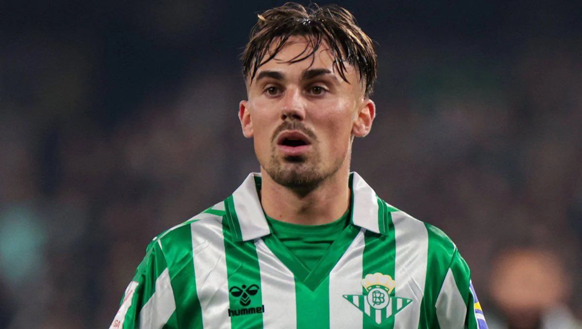 RealBeticos's tweet image. ¿Qué harías con Rodri Sánchez?

RT: Lo vendo
MG: Me lo quedo