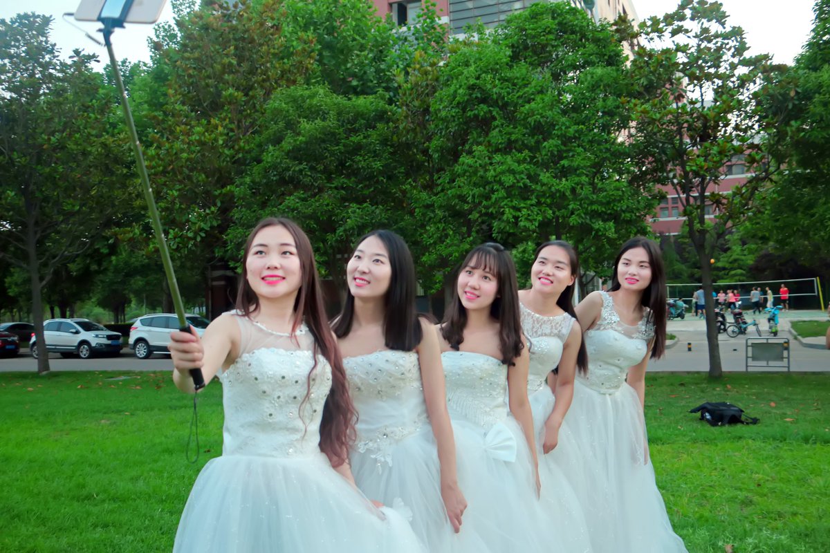毕业小姐姐写真[59P+373M] #眼镜娘 #眼镜妹 #毕业照 #女大学生 #写真 
No.080919 预览全套尺度看置顶或私信 投稿：@007share 
眼镜娘圈子：https://t.co/VSeJDJ4Yn7 https://t.co/rAR0ZPGu4i