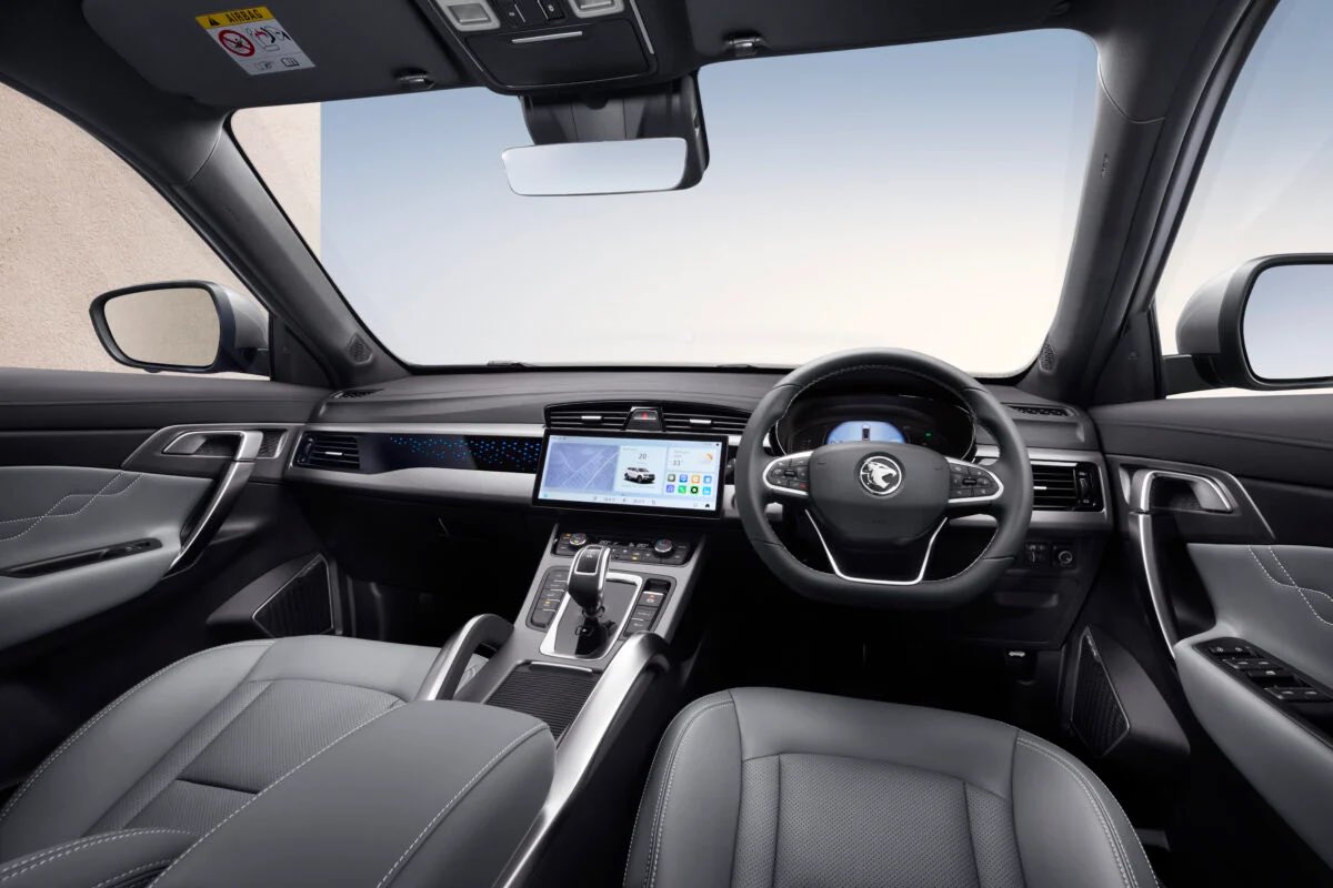 2024 Proton X70 open booking harini

RM500 untuk booking

sekarang dah ada Apple Carplay. skrin dalaman pun dah lebih besar - 12.3 inci berbanding 8 inci dulu