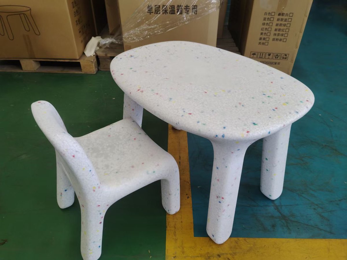 ShawnXiao001's tweet photo. Hanyee plastic kid chair and plastic kid table, kindergarten chair and table, environment-friendly material, can be served as study table or place for kids to play with toys #kidchair #kidtable #plasticchair #plastictable #kindergarten #australia #korean #uk https://t.co/xLCAEYfTyW