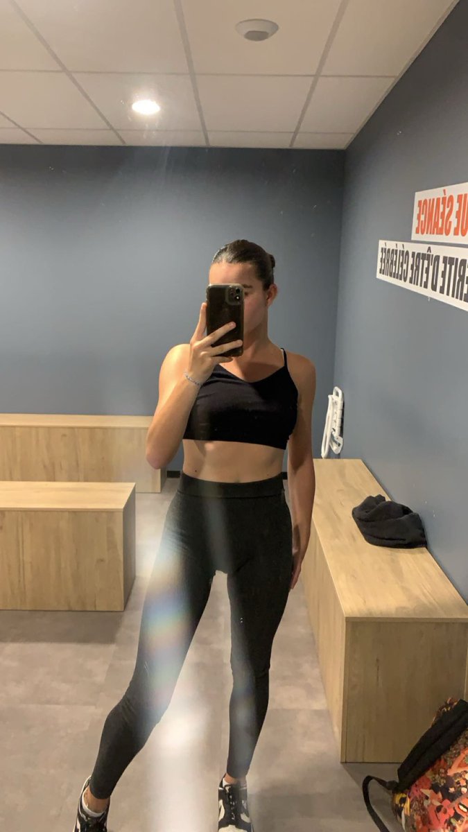 maellefourcroy1's tweet photo. doucement mais sûrement 🏋🏻 https://t.co/T3HA6W7c2J