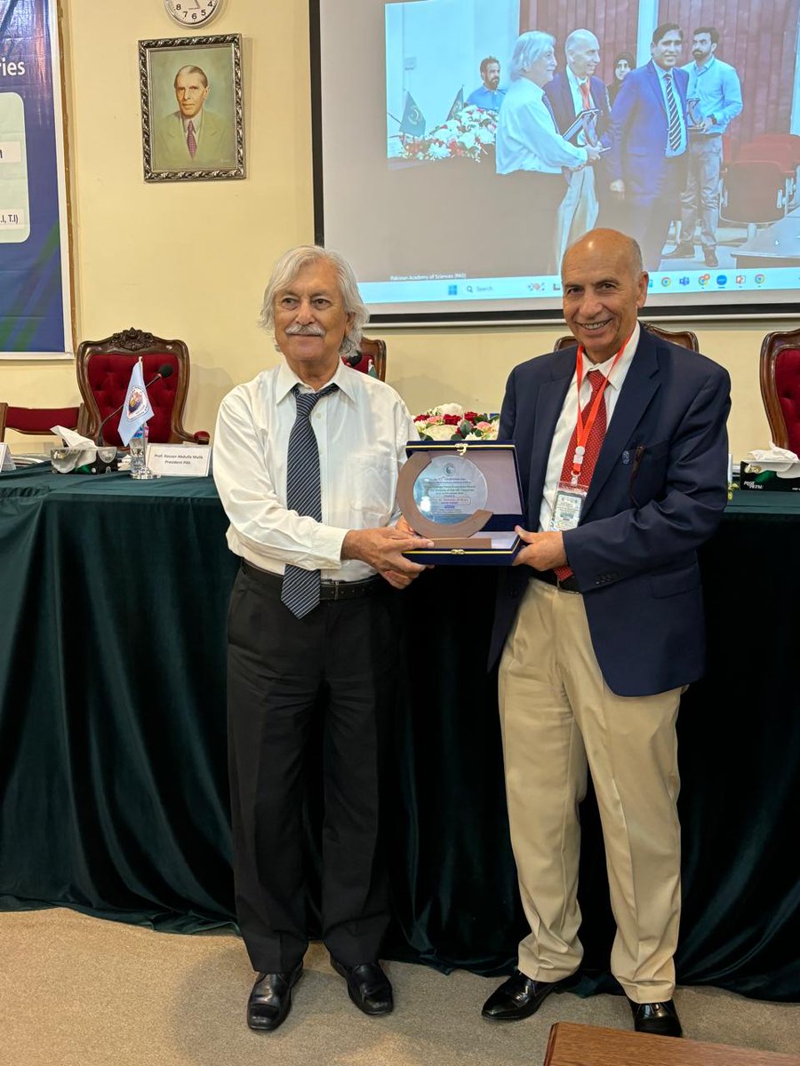 شارك رئيس المركز الوطني للبحث و التطوير الأستاذ الدكتور عبد الله الموسى بورقة بعنوان " تأثير الضغوطات المحلية و الصدمات الخارجية على النظام الغذائي في المنطقة العربية "في مؤتمر  "الترابط بين المياه والطاقة والغذاء والنظام البيئي (WEFE) من أجل أمن دول منظمة التعاون الإسلامي"