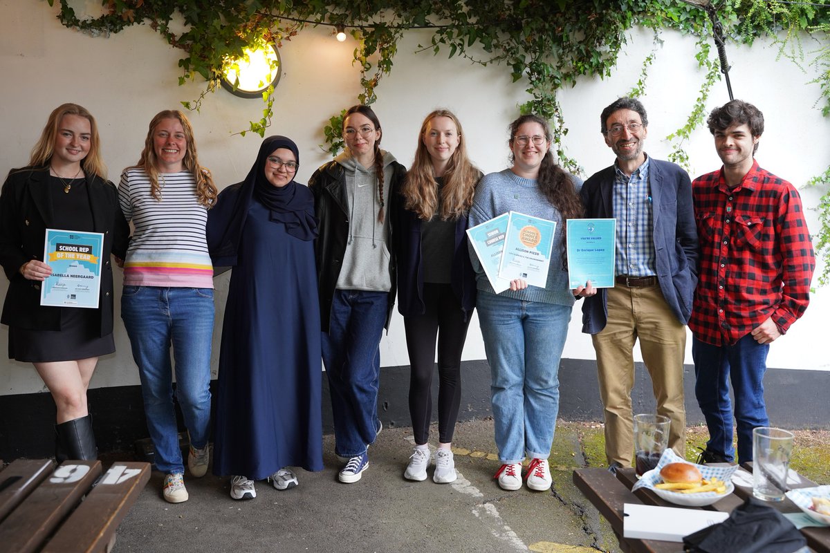 Warm congratulations to <a href="/RHULBioSci/">RHUL Biology</a> Enrique Lopez <a href="/LopezJuezlab/">Lopez-Juez Lab</a> for his promotion to Professor! Well deserved recognition for his pioneering research on chloroplast development and commitment to teaching and ECR mentoring 👏👏👏