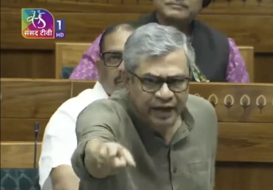 epanchjanya's tweet image. रेल मंत्री अश्विनी वैष्णव लोकसभा में हुए आगबबूला!

अश्विनी वैष्णव :

2 करोड़ लोग रोज रेल यात्रा करते हैं, विपक्ष झूठ फैलाकर उनके मन में डर बिठाना चाहता है।

12 लाख रेलवे कर्मचारी रोज रेलवे की सुचारू रूप से चलाने के लिए मेहनत करते हैं।

विपक्ष 3 रेल दुर्घटनाओं को मुद्दा बना रहा…