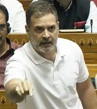 epanchjanya's tweet image. रेल मंत्री अश्विनी वैष्णव लोकसभा में हुए आगबबूला!

अश्विनी वैष्णव :

2 करोड़ लोग रोज रेल यात्रा करते हैं, विपक्ष झूठ फैलाकर उनके मन में डर बिठाना चाहता है।

12 लाख रेलवे कर्मचारी रोज रेलवे की सुचारू रूप से चलाने के लिए मेहनत करते हैं।

विपक्ष 3 रेल दुर्घटनाओं को मुद्दा बना रहा…