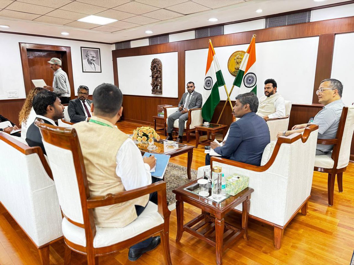 mitdcmv's tweet photo. Minister of Tourism Hon. Ibrahim Faisal and MITDC Managing Director Ms. Shiuna Khalid met with India’s Hon. Minister of Civil Aviation Shri Kinjarapu Rammohan Naidu to discuss enhancing connectivity and promoting tourism between the Maldives and India.
#MITDC @MoTmv https://t.co/3tJLX3cgM6