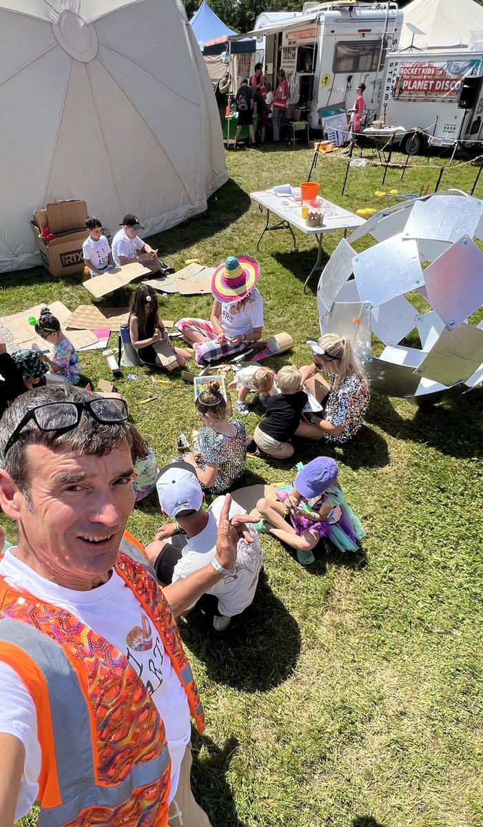 ST3AMCo's tweet photo. @michael_merrick #CREATIVITYisGREAT BRITAIN 🇬🇧
We love our festivals…
A celebration of our creativity, our communities and our country
Of what makes us humans
Our art
And how #ArtConnects
5 down - 5 to go on #OurSummer24 UK tour
Next stop #Emley24 in Yorkshire this Saturday https://t.co/2pBHv7cdaB
