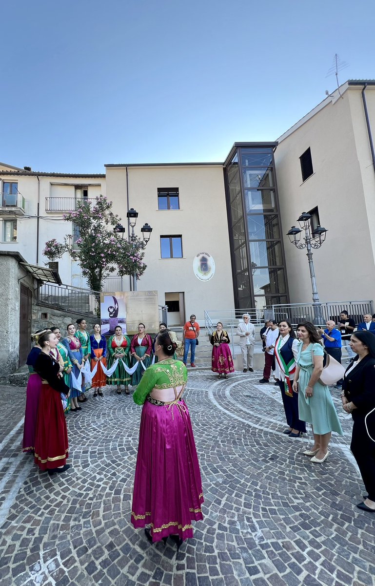 Profondamente grata per il conferimento di Cittadinanza Onoraria che mi è stato assegnato ieri dal Comune arbëresh di San Martino di Finita. 

Grazie anche a #GalArteArbëreshë per il Premio “Madre Teresa”. 

Faleminderit Shën Mërtiri! 
Faleminderit Arbëri! ♥️