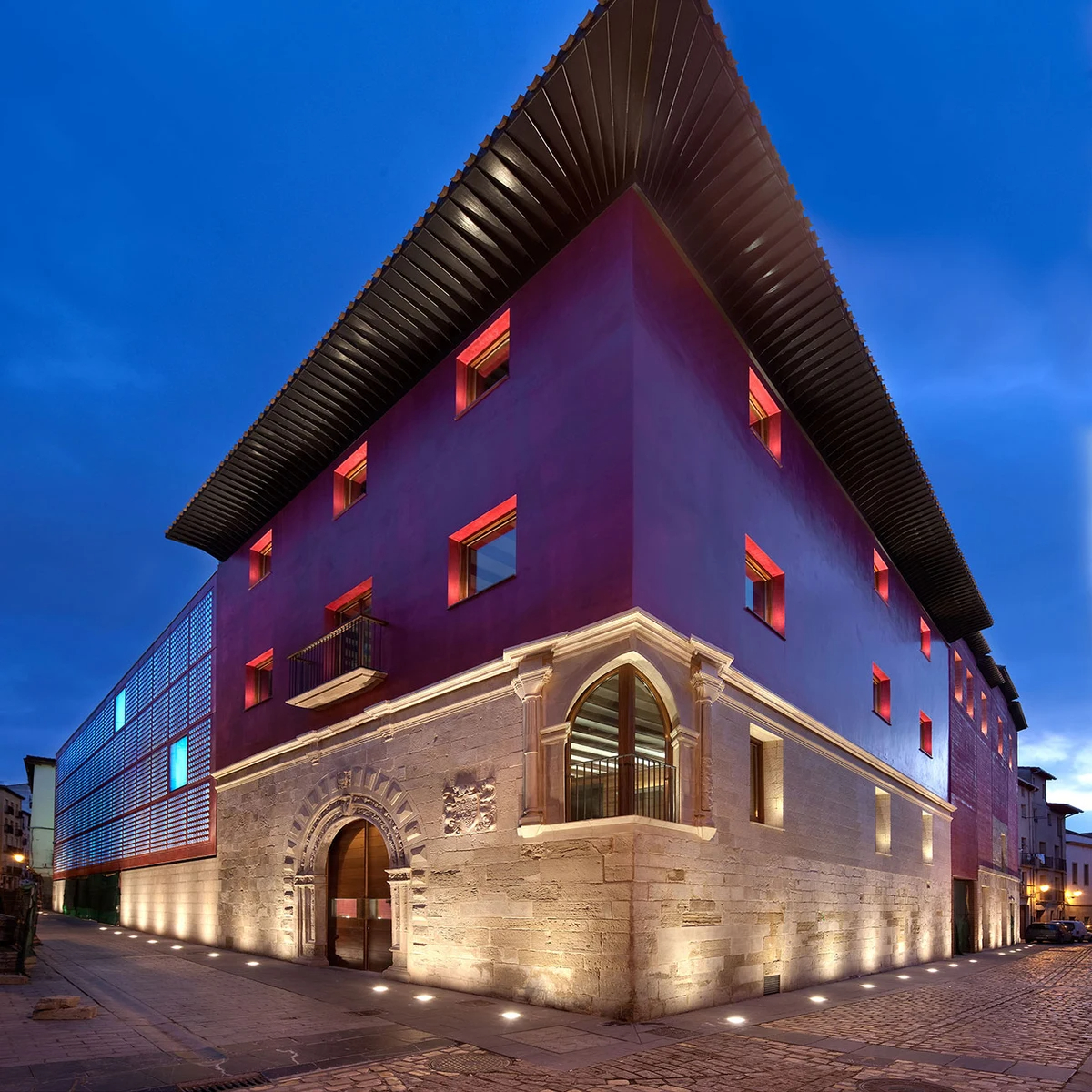 bilbaorioja's tweet image. Centro de la Cultura del Rioja 🍷 #Logroño y sus Vinos.

#Cata en su #calado histórico y visita guiada.
Jueves hasta 29/08 @CentrodelRioja 

🎟️ goo.su/SFvUQf

@AytoLogrono @visitalogrono @lariojaturismo 
#winelover #enoturismo #greatwinecapitals 💫