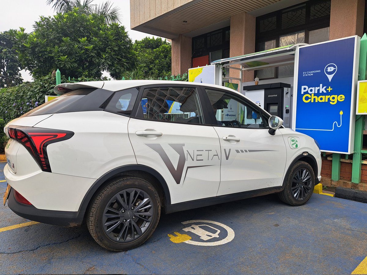 KenyaPower's tweet image. Factoid.

With #Netaauto #ElectricVehicles and four hundred shillings worth of electricity tokens (400/=), you get to charge your electric car to full capacity in under an hour, giving you the freedom to travel up to 380 kilometres. This is like travelling from Nairobi to…