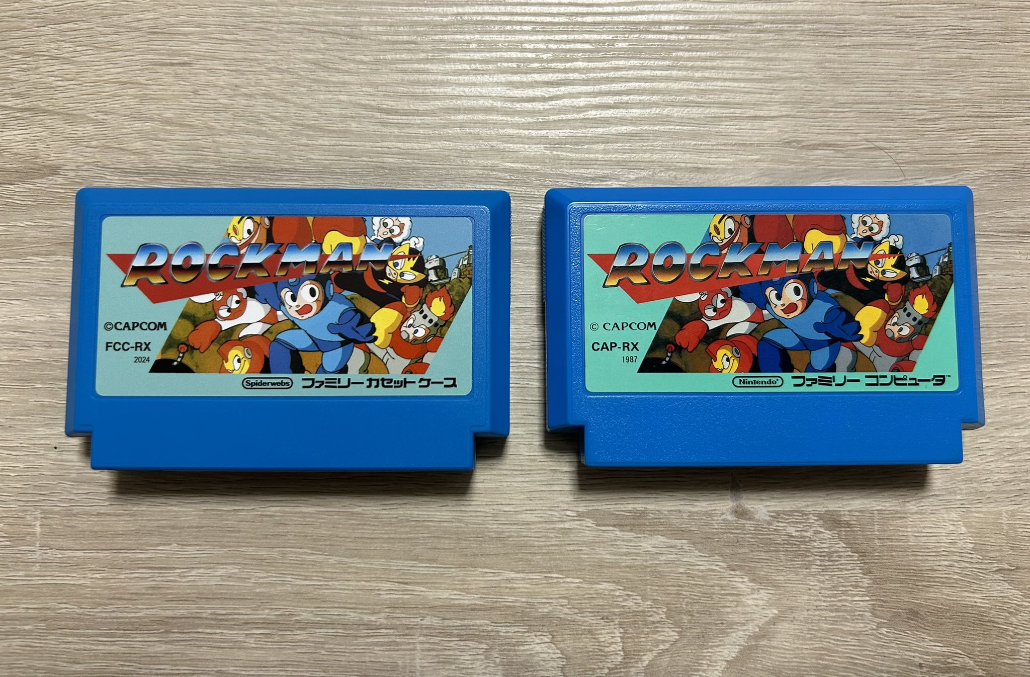 ファミコンカセット22本&オマケ付き ファミコンカセット全1,053本を箱付きでコンプリートしたマニア