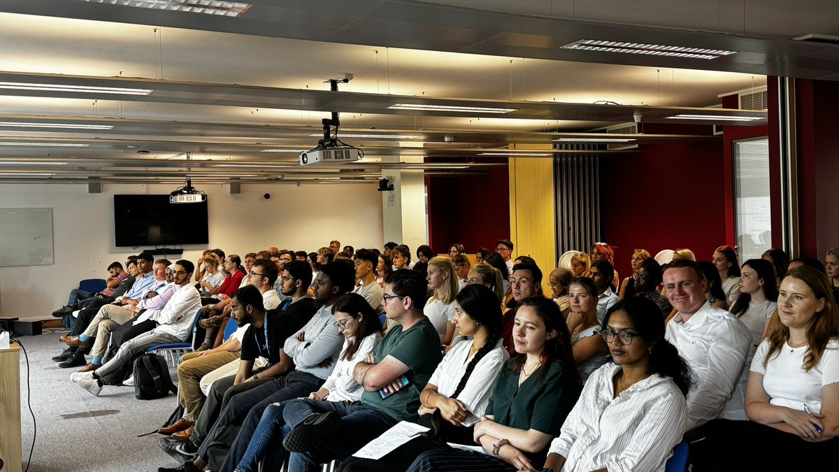 Welcome to All new F1s joining <a href="/CV_UHB/">Cardiff and Vale University Health Board</a> today. Dr Rachel Rayment, Foundation Programme Director, presenting key topics as part of their Induction. Please remember Medical Education Team are here to support you 😊
#medicaleducation #foundation
