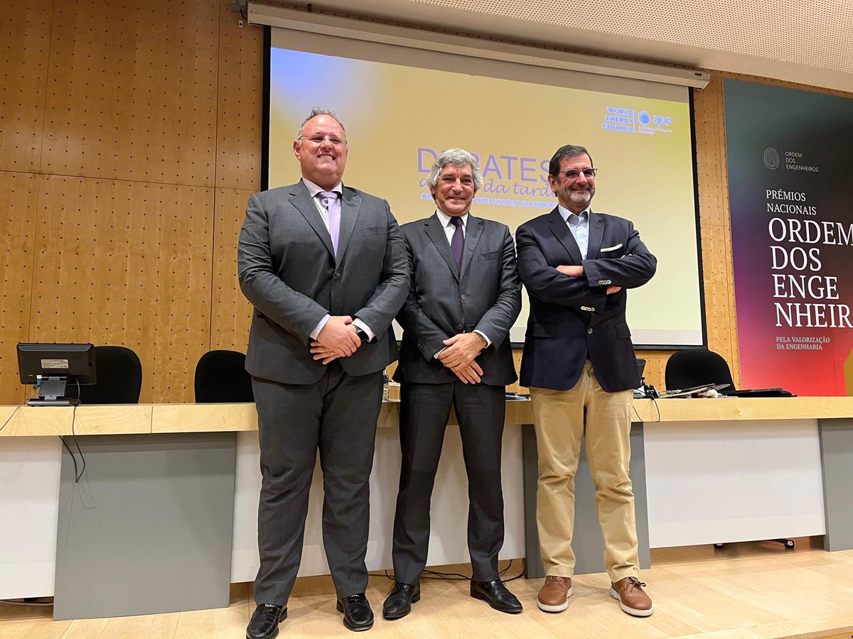 Encontra-se já disponível a gravação do Debate ao Fim da Tarde #Nuclear: um debate necessário”, promovido pela #APE a 27 de Junho. 

Reveja o Debate 👉 lnkd.in/gkgphfF5

Obrigado à #OE pela colaboração e aos intervenientes Antonio Vidigal e Bruno Soares Gonçalves.
#energia