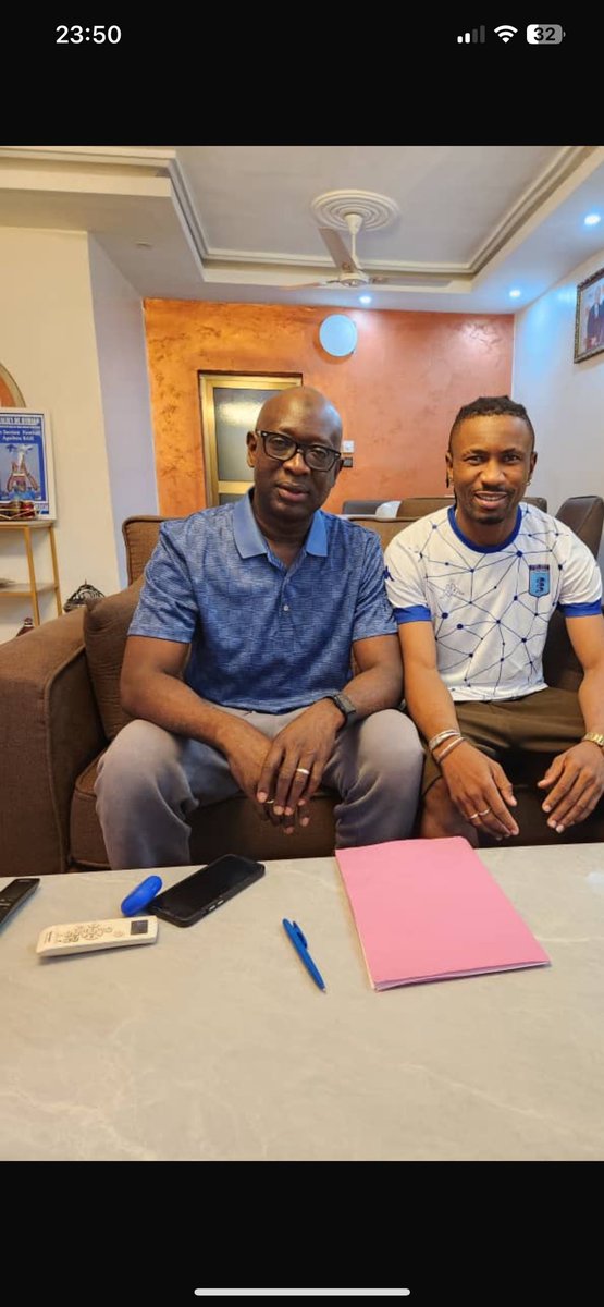 aguiboub's tweet photo. Nankoma Keita de l’As Réal de Bamako, s’engage avec le @blancsdebamako .
@femafoot @caf_online_FR @fifacom_fr @MagassoubaMakan @GouvernementM https://t.co/pkzc2wNBao