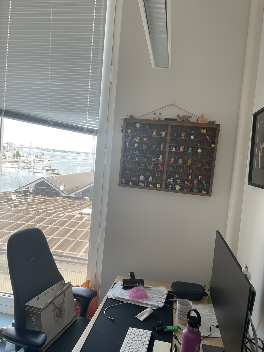 Hanna Bensch (@hannabensch) on Twitter photo Cleaning out my office. 5,5 years here. I will miss the view and colleagues! <a href="/linneuni/">Linnéuniversitetet Linnaeus University</a> Cleaning out my office. 5,5 years here. I will miss the view and colleagues! <a href="/linneuni/">Linnéuniversitetet Linnaeus University</a>