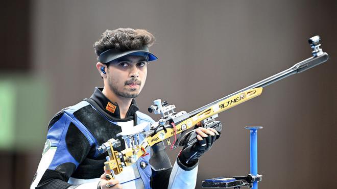 Prtmshrm's tweet photo. 🇮🇳🥉 𝗕𝗥𝗢𝗡𝗭𝗘 𝗡𝗢. 𝟯 𝗙𝗢𝗥 𝗜𝗡𝗗𝗜𝗔! 

Congratulations to Swapnil Kusale on winning India's third medal at the Paris 2024 Olympics! https://t.co/s6gFm85y1u