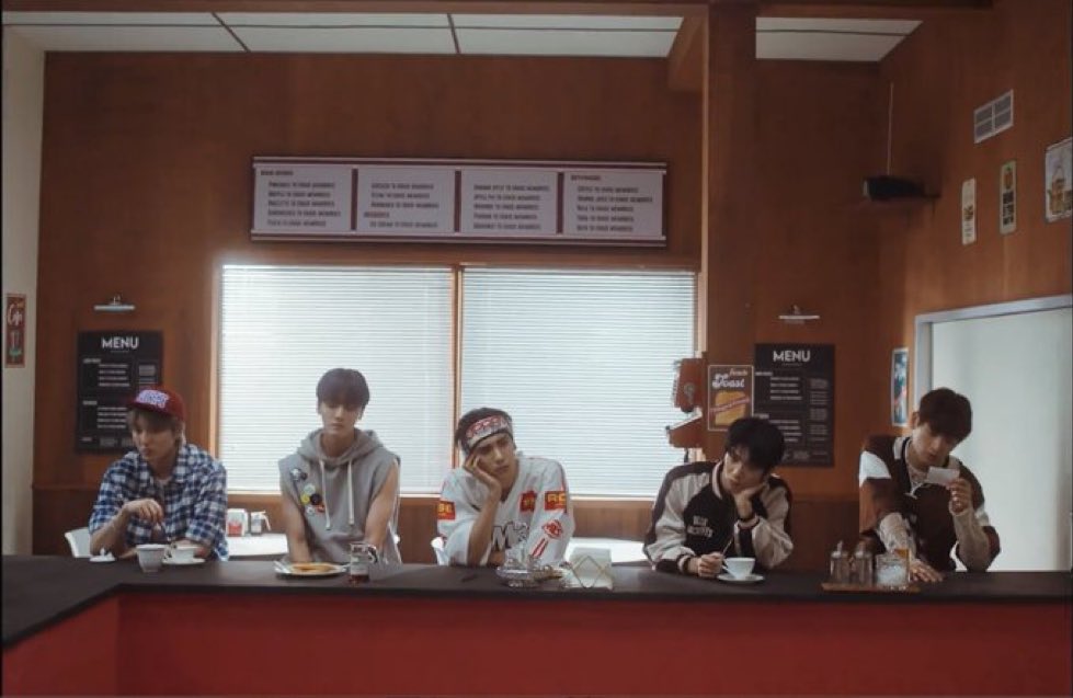 Not Worrying Being a Happy E Girl @jazzinetea  X 