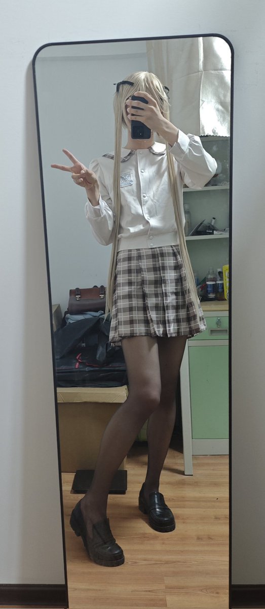 假发弄好啦，还有白丝版的就当500fo的福利吧 https://t.co/LksfMjGI3W