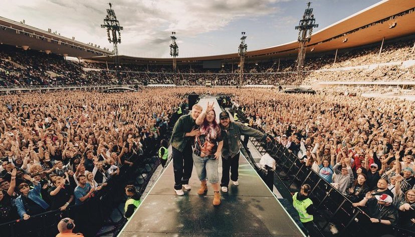 4/4 <a href="/coldplay/">Coldplay</a> ❤️ thank you

📷: Lumi Hartikainen