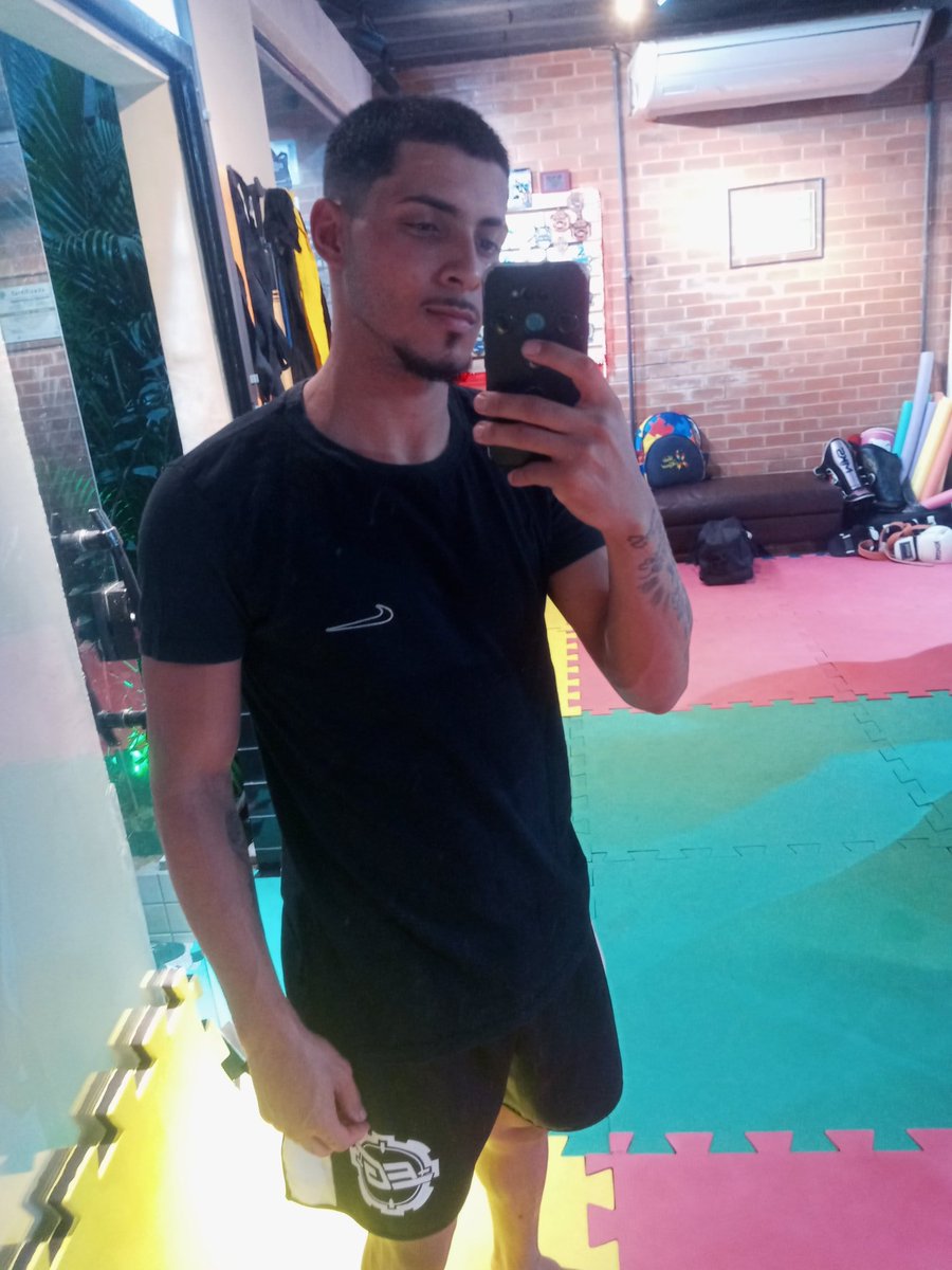 Daah_Nike57's tweet photo. ��� https://t.co/rv7dw9eDMD