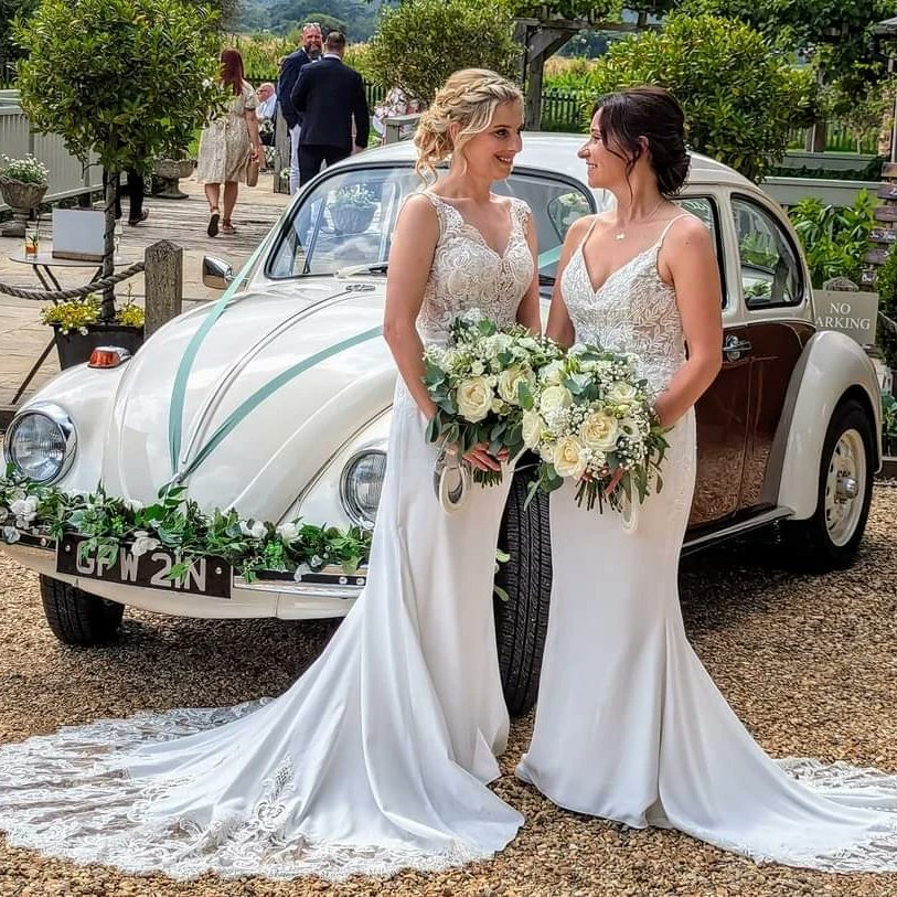 justmarriedvw's tweet image. 🥂 Huge congratulations to our lovely couple,

 Vicky &amp;amp; Lisa who got married today, on this beautiful sunny Thursday at the Sopley Mill .🥂 

Wishing them both all the happiness for their future together.  Love Valerie &amp;amp; Lisa 🥂