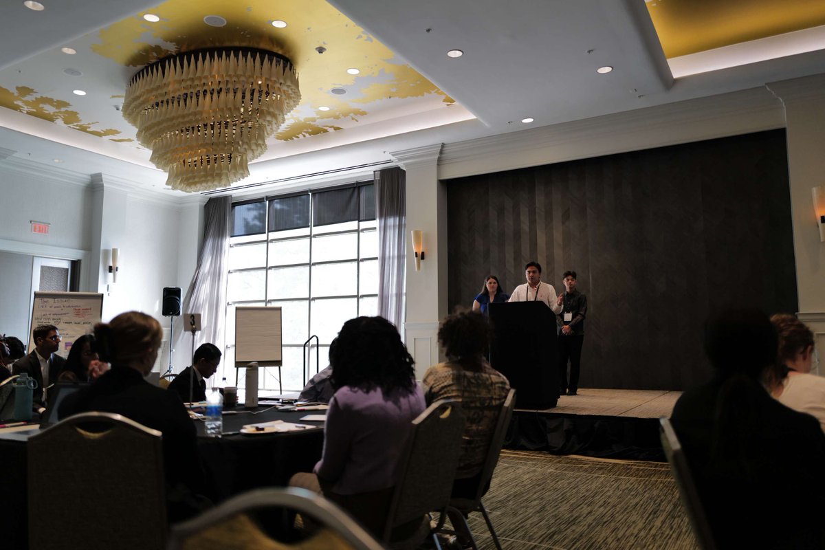 A month after our #DivSum24 with our partners @BWFund, we miss our #doubledocs participants from all stages of training! Keep an eye out for works summarizing future initiatives in #JEDI, and thanks to the <a href="/A_P_S_A/">APSA</a> and @BWFundteam members that made this event possible!